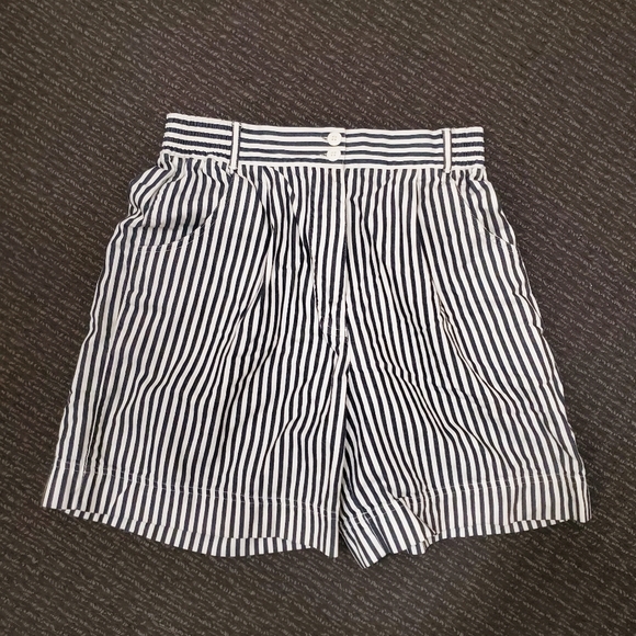 Vintage Izod High Rise Tailored B&W Striped Shorts Size 6 - Picture 6 of 13